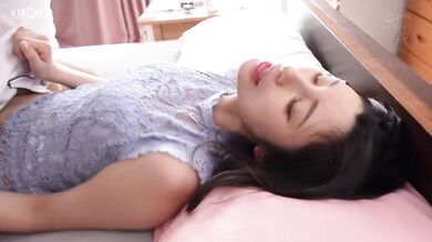 【中文字幕】嫌がりながらおち○ぽ舐めても、下品で美味そうにしゃぶり続ける人妻